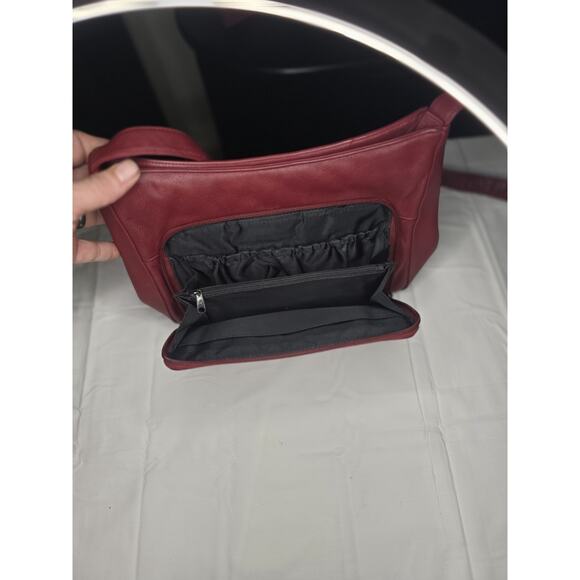Stone Mountain Shoulder Bag Burgundy Faux Leather Zip Pocket Adjustable Strap - Picture 2 of 5